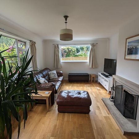 Peaceful Glastonbury Bungalow - Ideally Located Bagian luar foto