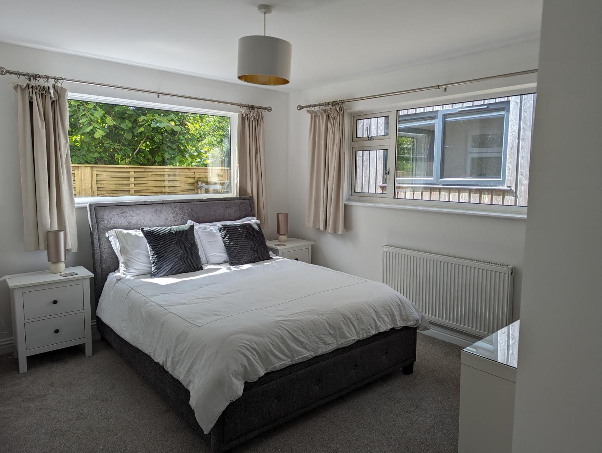 Peaceful Glastonbury Bungalow - Ideally Located Bagian luar foto